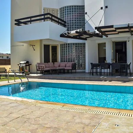 Ilios Villa